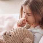 Влажный кашель у ребенка: причины, симптомы и лечение